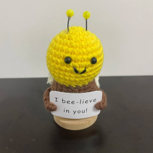 Peluche Abeja "I bee-lieve in you" | Regalo Único Hecho a Mano