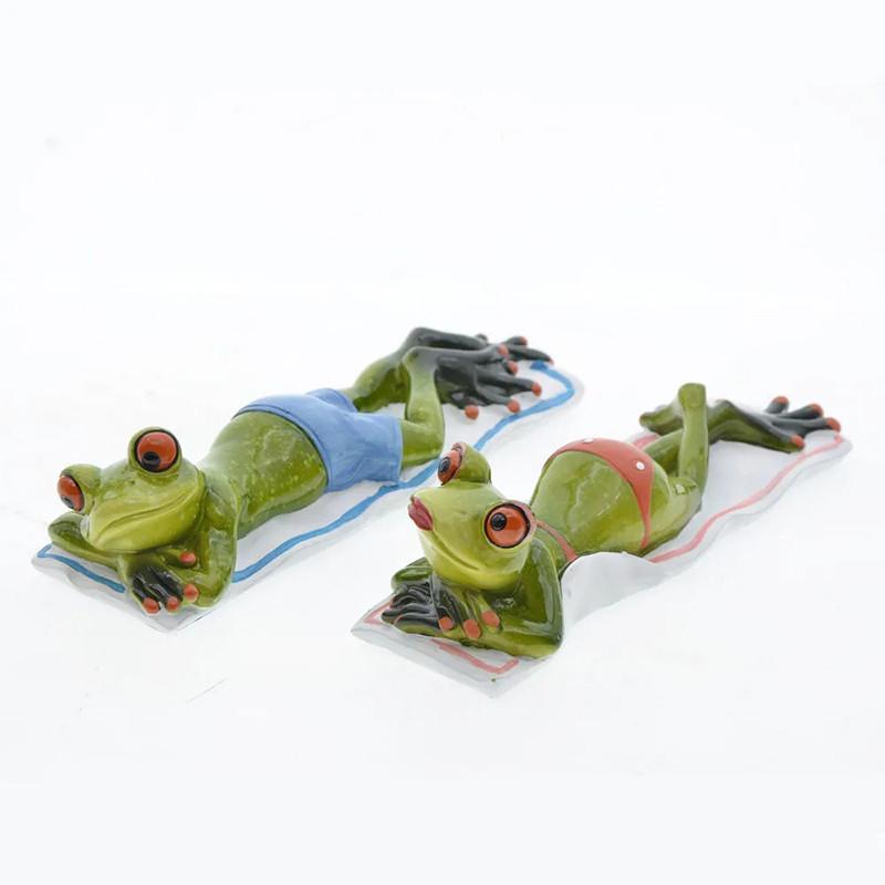 Figuras Dúo de Ranas Relajadas – Decoración Original y Divertida