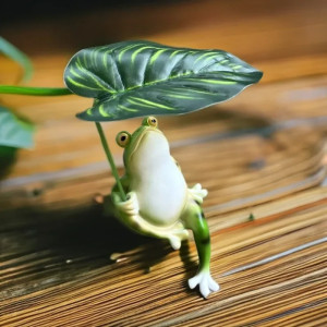 Estatua Rana con Hoja Tropical – Decoración Zen y Natural