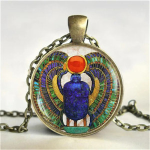 Collar Escarabajo Sol Sagrado | Joya Egipcia Única de Regalo