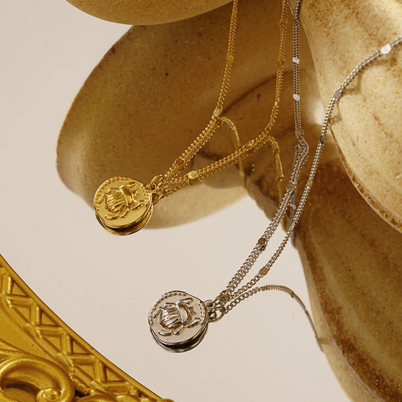 Collar Escarabajo Sol – Acero Inoxidable Oro o Plata