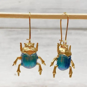 Pendientes Escarabajo Azul Antiguo – Talismán Único y Original