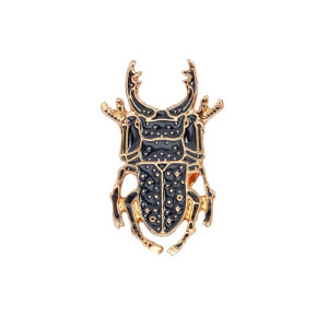 Broche Escarabajo Negro Imperial – Elegancia Esmaltada y Simbólica