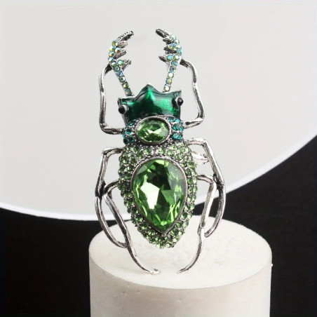 Broche Escarabajo Esmeralda – Joya Verde Única y Misteriosa