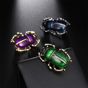Broche Escarabajo Galáctico – Joya Cósmica Original en 3 Colores