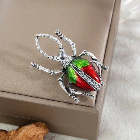 Broche Escarabajo Tropical – Joya Esmaltada Roja y Verde