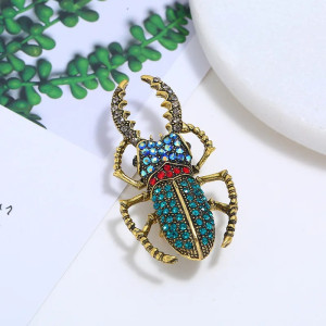 Broche Escarabajo Azul Místico – Joya Antigua con Cristales Azules
