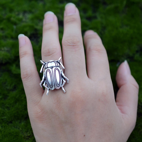 Anillo Escarabajo Bosque Encantado – Joya Mística Plata Envejecida