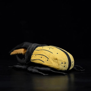 Peluche Escarabajo Sol de Oro – Insecto Gigante Negro y Amarillo