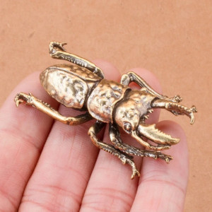 Figura Escarabajo Retro de Latón | Estilo Antiguo y Único