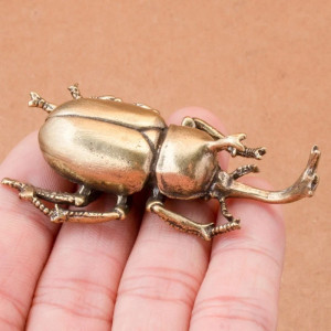 Figura Escarabajo Retro Latón "Cuerno Dorado" – Acabado Antiguo