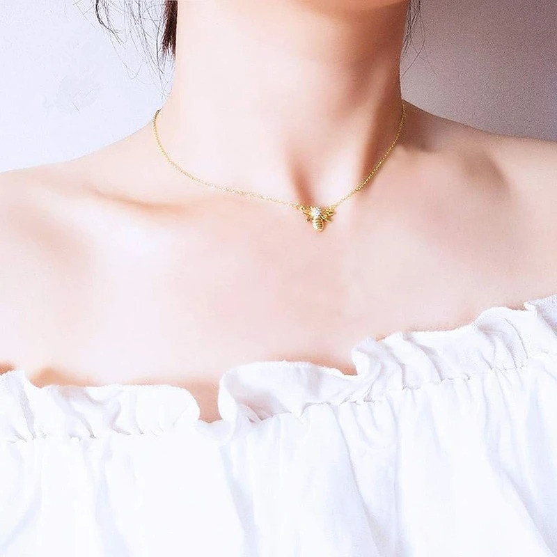 Collar Abeja Reina de Luz - Fino & Elegante - Dorado Minimalista