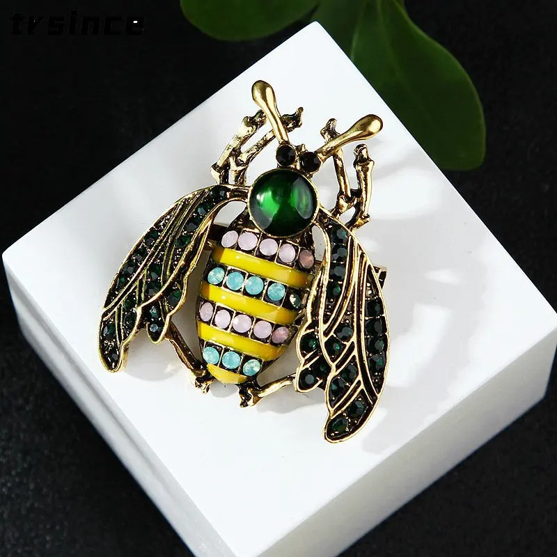 Broche Abeja Esmeralda Real - Joya Elegante y Natural!