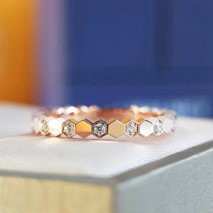Anillo de Abeja Miel Brillante | Joya Panal en Oro Rosa