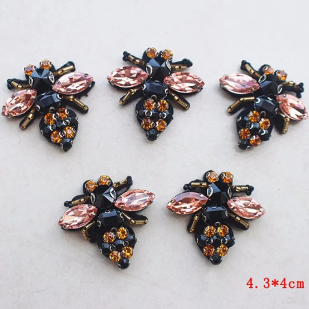 Parche Abeja Rosa con Pedrería para Costura DIY - ¡Elegancia!