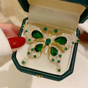 Broche Mariposa Esmeralda | Joya Elegante para Mujer Original