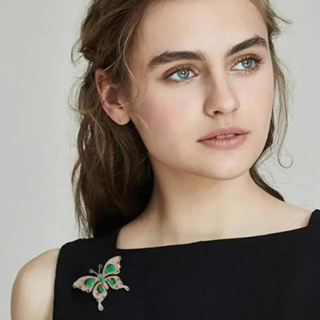 Broche Mariposa Esmeralda | Joya Elegante para Mujer Original