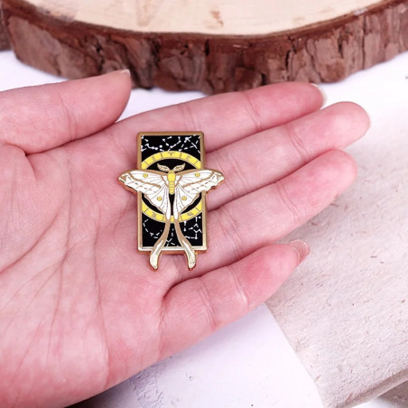Pin Mariposa Oráculo Lunar: Regalo Mujer Esotérico & Elegante