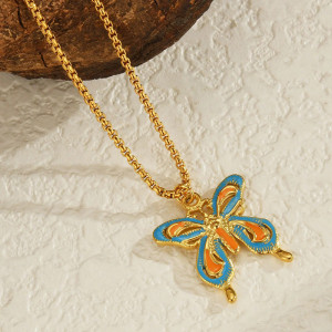Collar Mariposa Destello Pastel | Joya Dorada Elegante Mujer