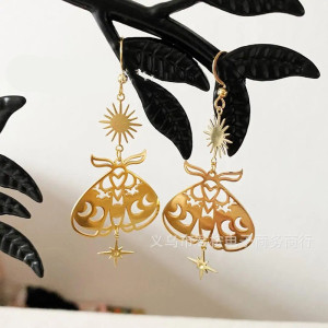 Pendientes Mariposa Sol Astral - Joyas Elegantes y Celestiales!