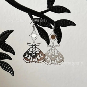 Pendientes Mariposa Sol y Luna - Joyas Astrales y Elegantes