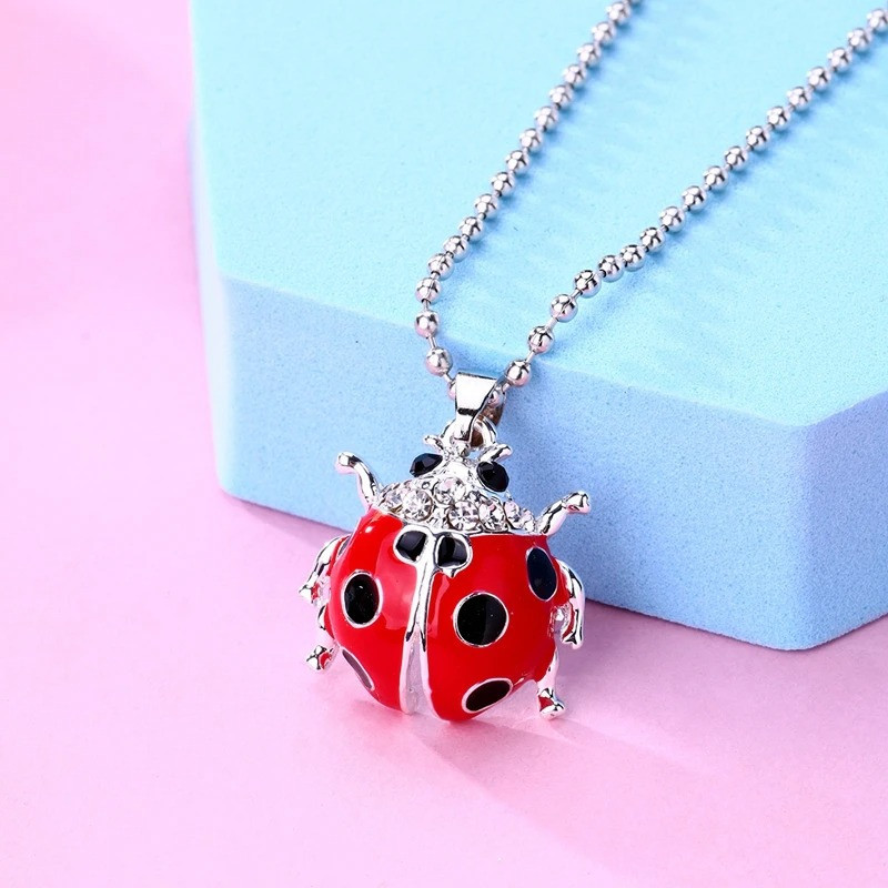 Collar Mariquita Reina Escarlata - Joya Roja y Plata Amuleto