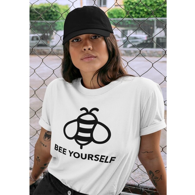 Camiseta de Abeja para Mujer con Diseño Original ¡Bee Yourself!
