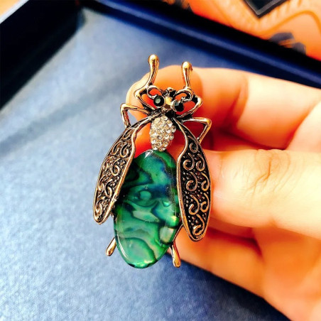 Broche Escarabajo Esmeralda Barroca - Joya Vintage Elegante