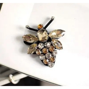 Broche Abeille Éclat Cristallin Doré