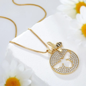 Collar Abeja 'Destello de Colmena' - Joya original y elegante