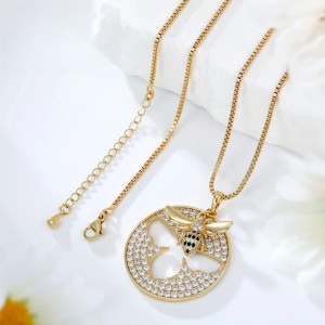 Collar Abeja 'Destello de Colmena' - Joya original y elegante