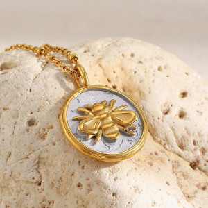 Collar de Abeja Dorado 'Sello Real' - Joya de Plata Elegante