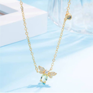 Collar de Abeja Radiante | Joya Original de Plata para Mujer