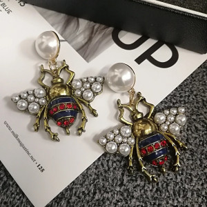 Pendientes Abeja 'Majestad Real' - Elegancia y Lujo Único