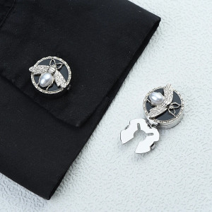 Cubrebotón Abeja Real Elegante - Estilo y Elegancia