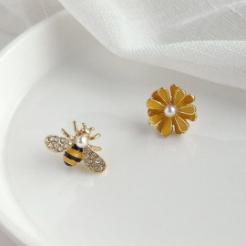 Boucles d'oreilles abeille avec marguerite