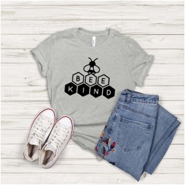 Camiseta Abeja Mujer Diseño Panal Original con 'Bee Kind'