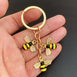 Llavero de Abeja con 3 Dijes Voladores y Strass | Regalo Único