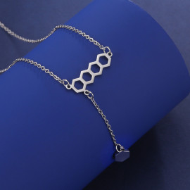 Collier pendentif alvéole couleur argentée ou dorée modèle argent