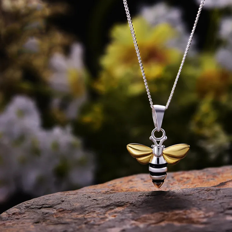 collier abeille Collier pendentif petite abeille trésor
