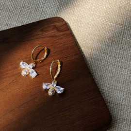 boucle d'oreilles abeille Dormeuses de star