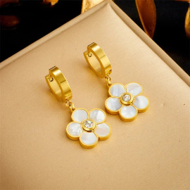 Magnifiques Pendants marguerite imposants