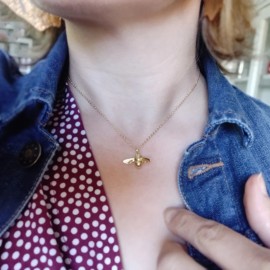 Pendentif et collier Abeille pour femmes couleur or
