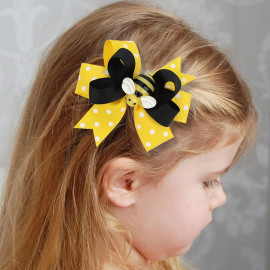 Accessoire de cheveux  une barrette abeille