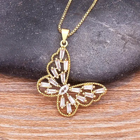 Collar Elegante con Colgante de Mariposa Brillante - ¡2 Modelos!