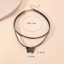 dimensions Collier papilion vintage gohique en velours avec petit papillon noir