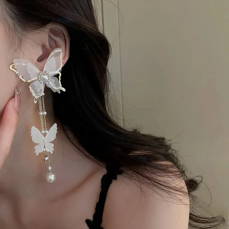 Boucles d'oreilles papillons blancs et pendants perles blanches