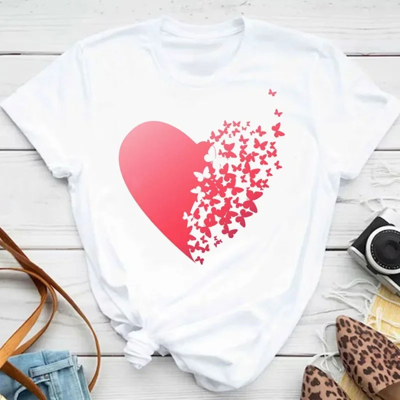 T-shirt Grand Cœur Vol de Papillons Couleur Rose