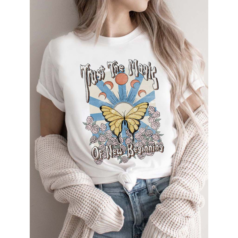 T-Shirt Grand Papillon Cycles de la Lune "Trust The Magic of Nex Beginning\"! Blanc