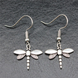 Détails des Boucles d'oreilles Libéllule Couleur argent antique Argent